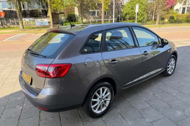 SEAT Ibiza (2016) thumbnail 5