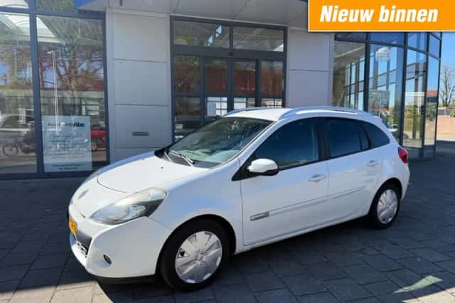 Renault Clio (2012) thumbnail 1