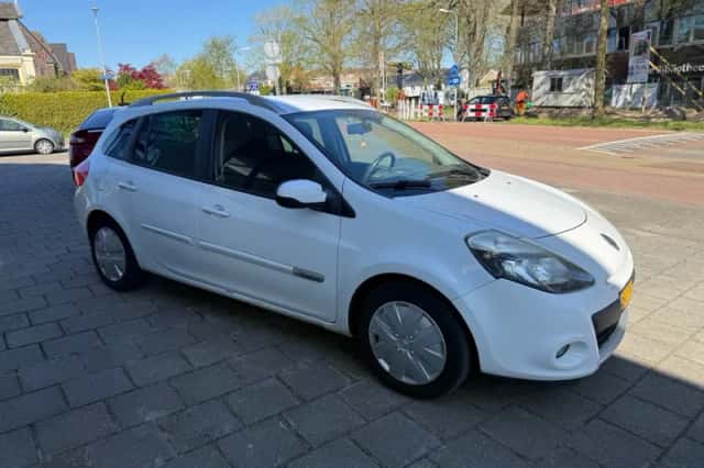 Renault Clio (2012) thumbnail 2