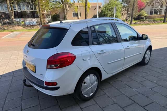 Renault Clio (2012) thumbnail 3