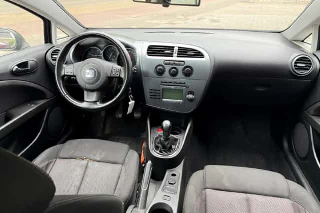 SEAT Leon (2008) thumbnail 5