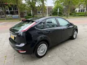 Ford Focus (2008) thumbnail 3