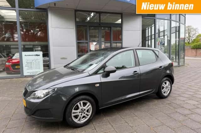 SEAT Ibiza (2010) thumbnail 1
