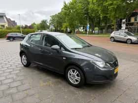 SEAT Ibiza (2010) thumbnail 3