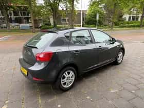 SEAT Ibiza (2010) thumbnail 5