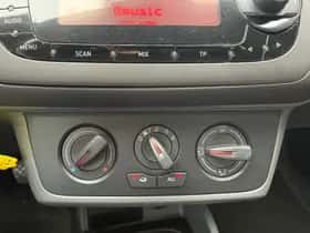 SEAT Ibiza (2010) thumbnail 7