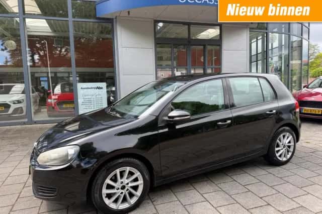 Volkswagen Golf (2010) thumbnail 1