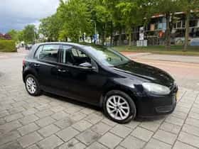 Volkswagen Golf (2010) thumbnail 2