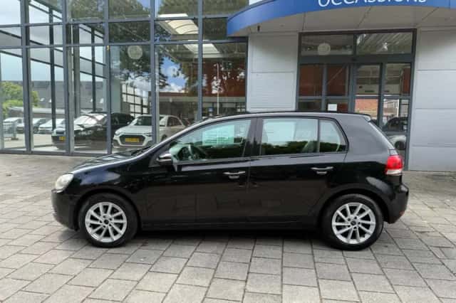 Volkswagen Golf (2010) thumbnail 5