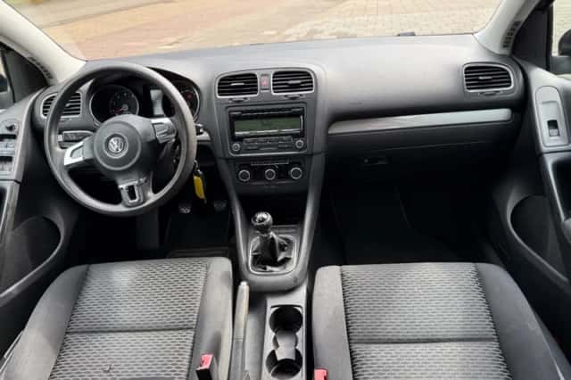Volkswagen Golf (2010) thumbnail 6