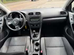 Volkswagen Golf (2010) thumbnail 6