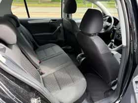 Volkswagen Golf (2010) thumbnail 10