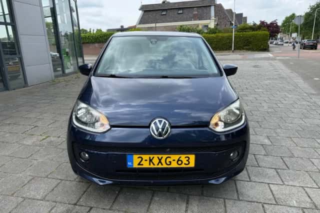 Volkswagen Up (2013) thumbnail 2