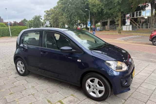 Volkswagen Up (2013) thumbnail 3