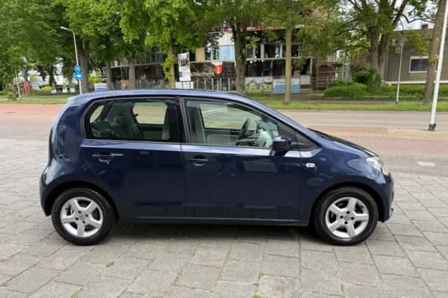 Volkswagen Up (2013) thumbnail 4