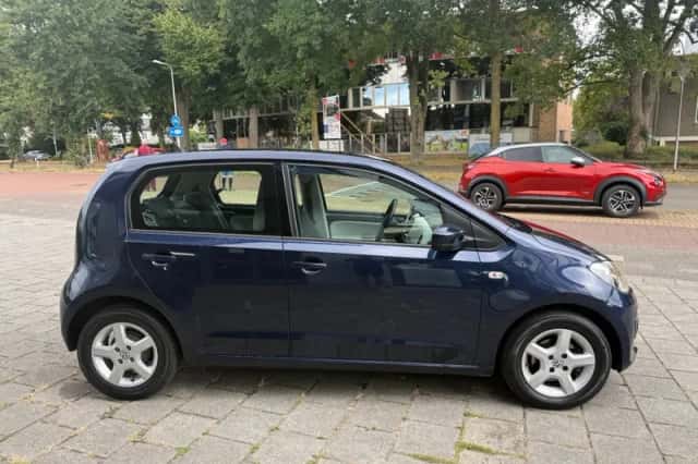 Volkswagen Up (2013) thumbnail 4