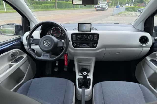 Volkswagen Up (2013) thumbnail 6