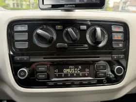 Volkswagen Up (2013) thumbnail 7