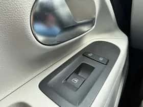 Volkswagen Up (2013) thumbnail 9