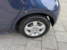 Volkswagen Up (2013) thumbnail 10