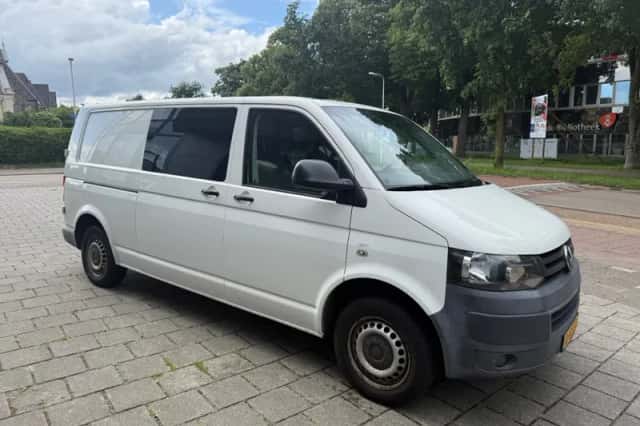 Volkswagen Transporter (2012) thumbnail 3
