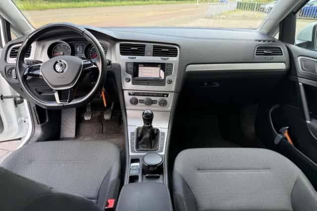Volkswagen Golf (2016) thumbnail 6