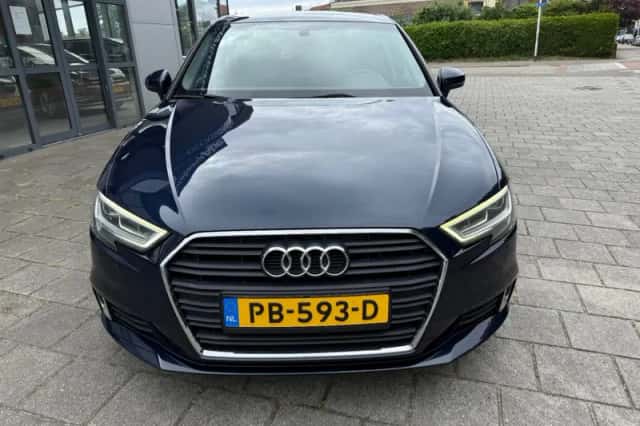 Audi A3 (2017) thumbnail 2
