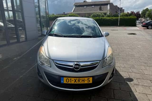 Opel Corsa (2012) thumbnail 2