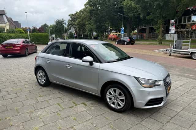 Audi A1 (2013) thumbnail 3