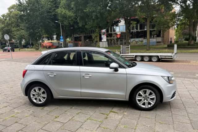 Audi A1 (2013) thumbnail 4