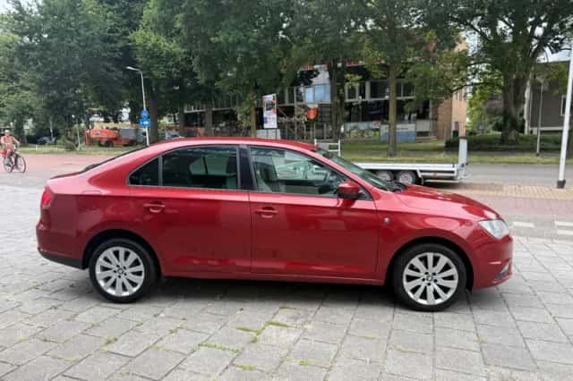 SEAT Toledo (2014) thumbnail 4