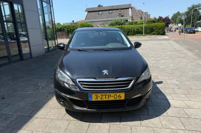 Peugeot 308 (2015) thumbnail 2