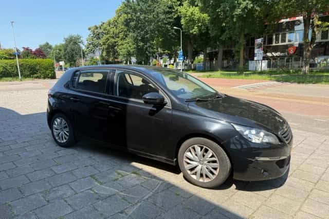 Peugeot 308 (2015) thumbnail 3