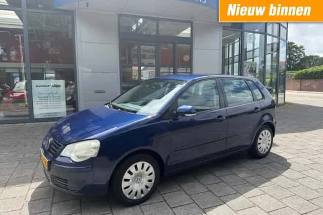 Volkswagen Polo (2009) thumbnail 1