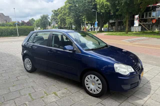 Volkswagen Polo (2009) thumbnail 3