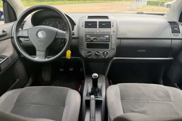 Volkswagen Polo (2009) thumbnail 6