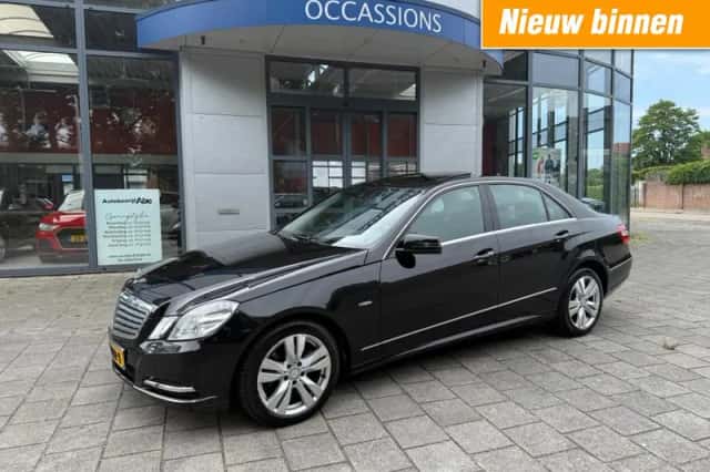 Mercedes-Benz E-Klasse (2012) thumbnail 1