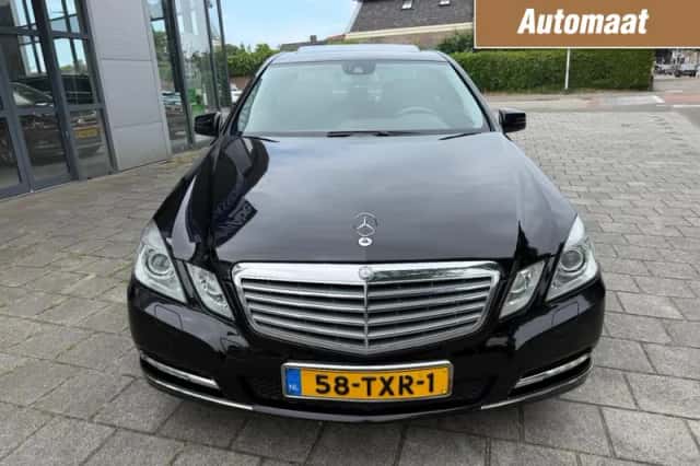 Mercedes-Benz E-Klasse (2012) thumbnail 2