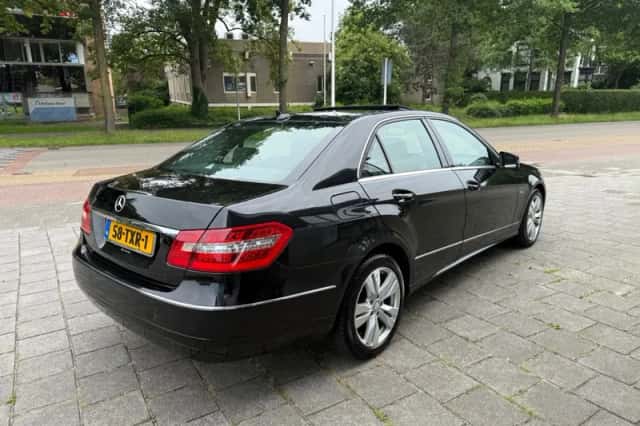 Mercedes-Benz E-Klasse (2012) thumbnail 5