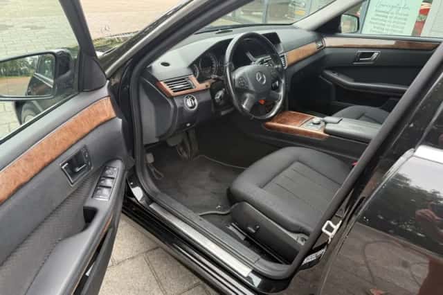 Mercedes-Benz E-Klasse (2012) thumbnail 6