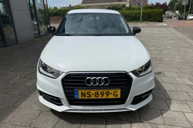 Audi A1 (2018) thumbnail 2