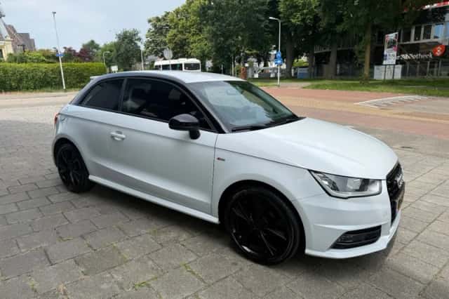 Audi A1 (2018) thumbnail 3