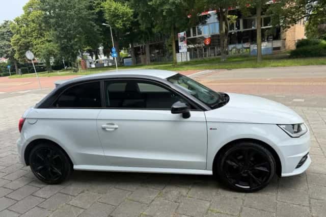 Audi A1 (2018) thumbnail 4
