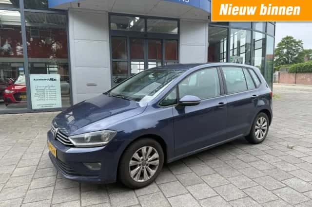 Volkswagen Golf (2015) thumbnail 1