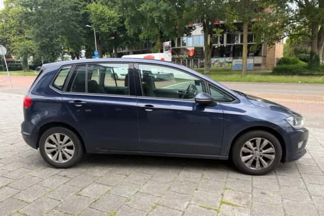 Volkswagen Golf (2015) thumbnail 3