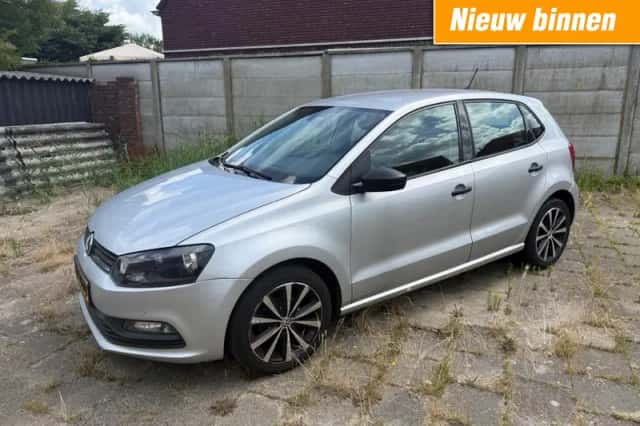 Volkswagen Polo (2014) thumbnail 1