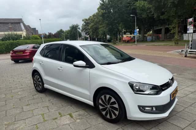 Volkswagen Polo (2016) thumbnail 3