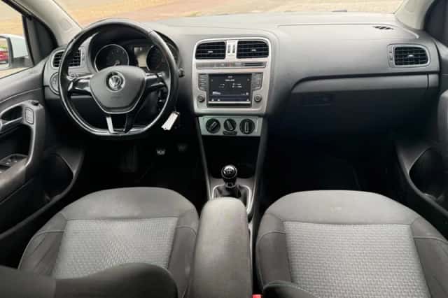 Volkswagen Polo (2016) thumbnail 6