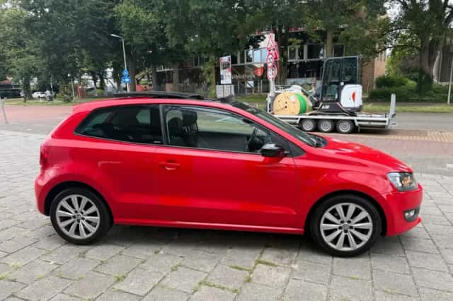 Volkswagen Polo (2011) thumbnail 3