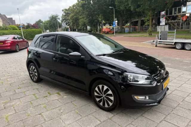 Volkswagen Polo (2017) thumbnail 3